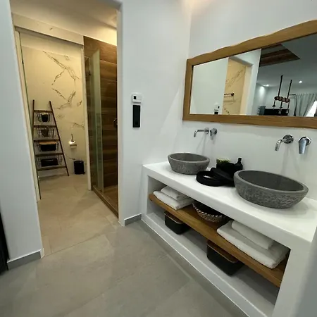 Erinia Luxury Ano Potamia