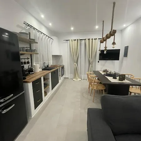 Erinia Luxury Apartment Ano Potamia