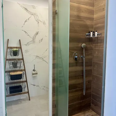 Erinia Luxury Apartment Ano Potamia